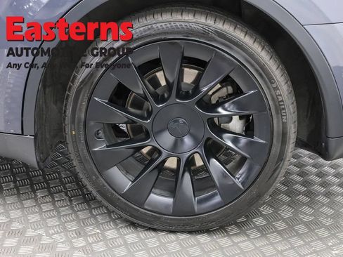 Used 2021 Tesla Model Y Long Range AWD/4WD image 27