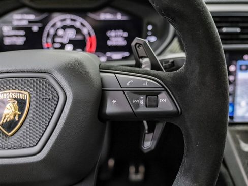 Used 2024 Lamborghini Urus Performante image 17