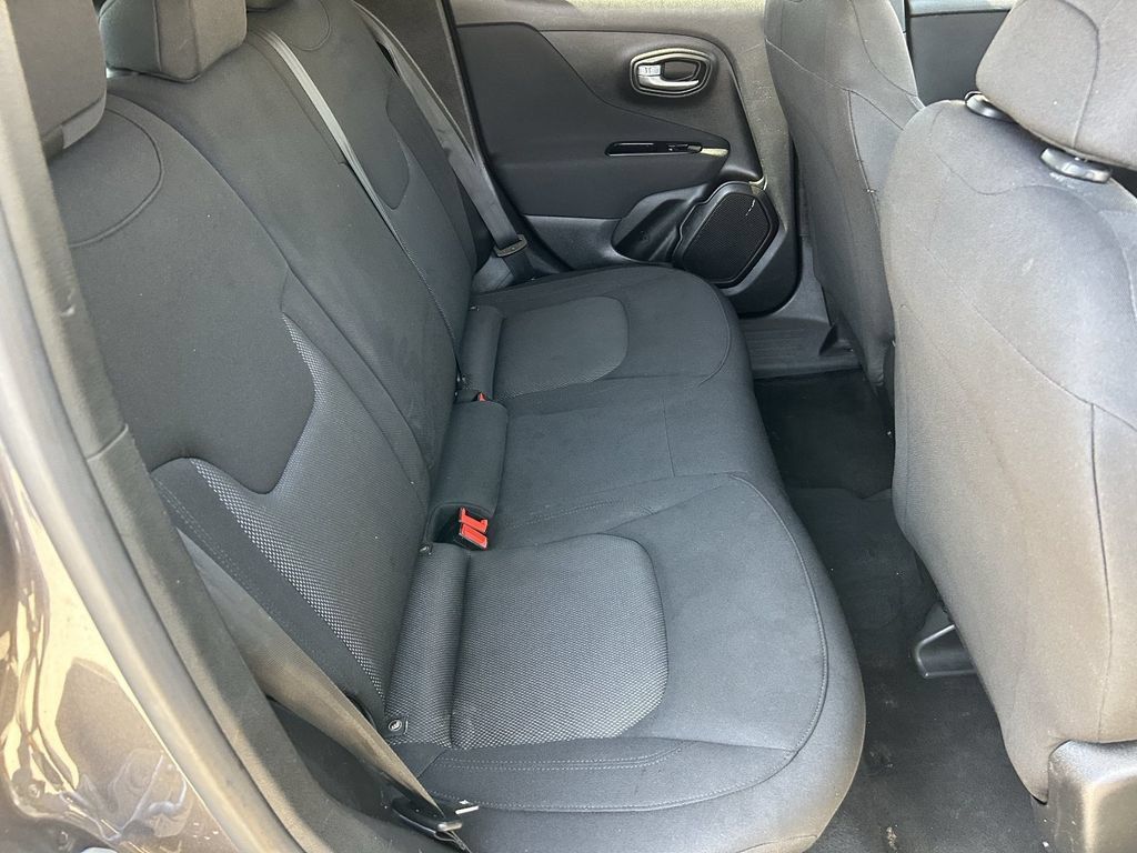 Used 2019 Jeep Renegade Sport w/ Sport Appearance Group AWD/4WD image 13