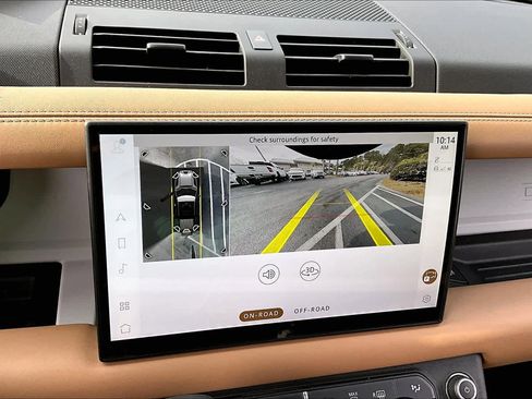 Used 2025 Land Rover Defender 110 X-Dynamic SE image 25