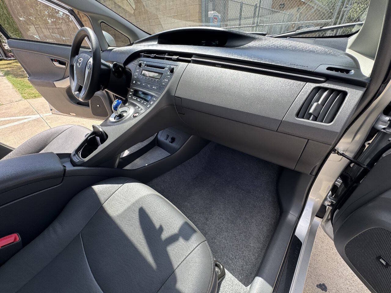 Used 2011 Toyota Prius Three FWD image 32
