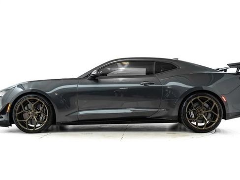 Used 2018 Chevrolet Camaro ZL1 RWD image 10