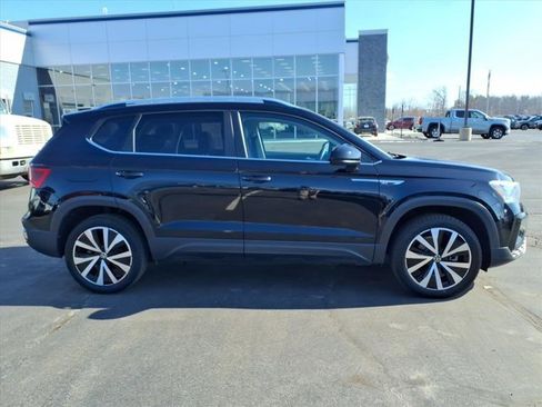 Used 2022 Volkswagen Taos SE image 27