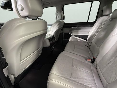 Used 2022 Jeep Wagoneer Series II w/ Premium Group I image 30