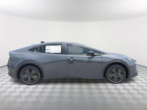 New 2026 Toyota Prius Plug-In Hybrid FWD image 6