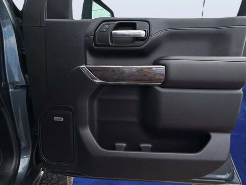 Used 2020 Chevrolet Silverado 2500 LTZ w/ LTZ Premium Package image 18