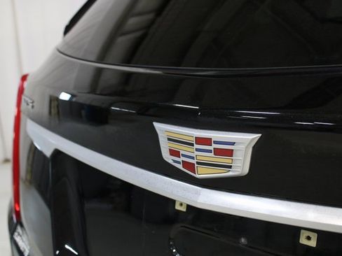 Used 2017 Cadillac XT5 Platinum image 32