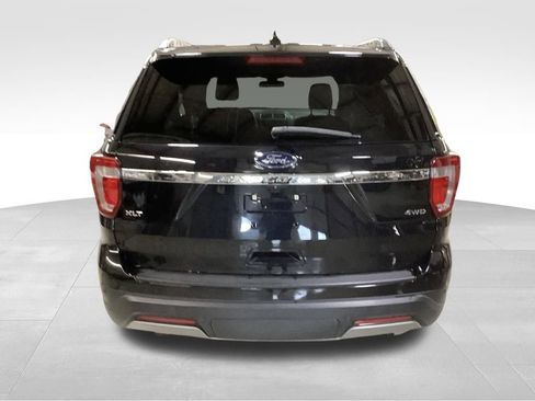 Used 2019 Ford Explorer XLT w/ Equipment Group 202A AWD/4WD image 8