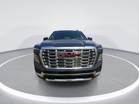 New 2026 GMC Yukon XL Denali w/ Denali Reserve Package AWD/4WD image 3
