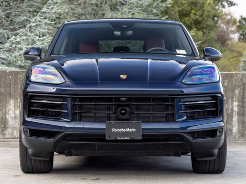 Certified 2025 Porsche Cayenne Coupe AWD/4WD image 8