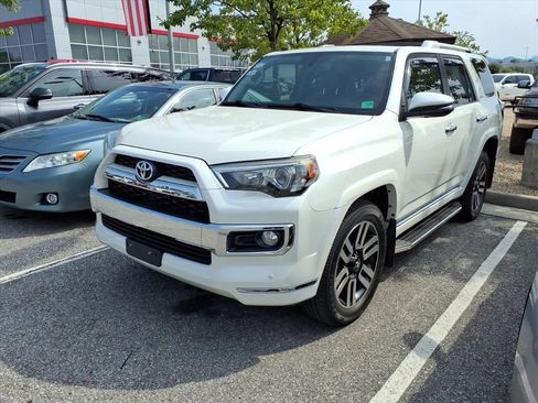 Used 2016 Toyota 4Runner Limited AWD/4WD image 8
