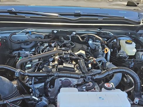 Used 2025 Toyota Tacoma SR5 image 29