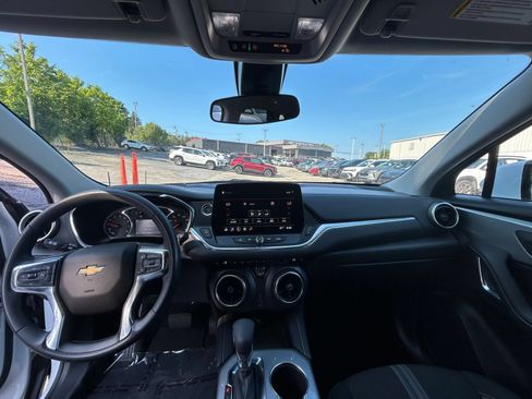 Used 2025 Chevrolet Blazer LT FWD image 23