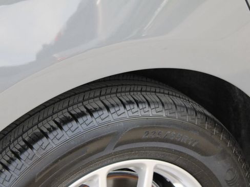 Used 2025 Chrysler Pacifica Select FWD image 52