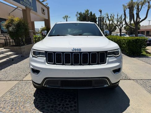 Used 2017 Jeep Grand Cherokee Limited w/ Luxury Group II AWD/4WD image 2