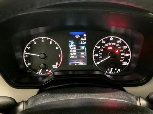 Used 2024 Toyota Corolla Cross LE image 25