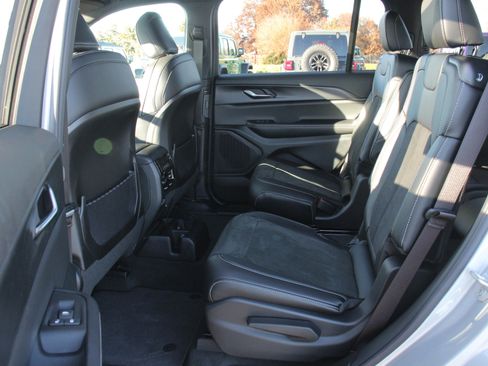 New 2025 Jeep Grand Cherokee L Altitude image 25