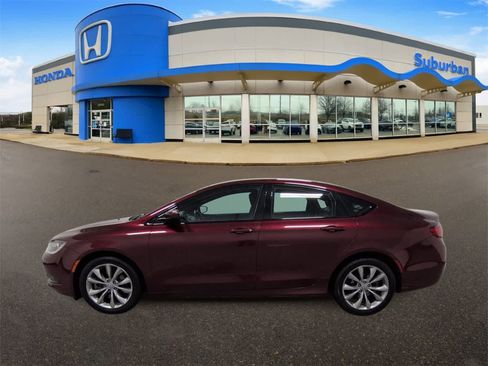 Used 2015 Chrysler 200 S w/ Comfort Group image 5