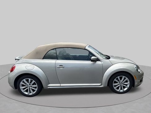 Used 2014 Volkswagen Beetle TDI FWD image 4