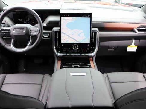 New 2025 GMC Yukon Denali image 14