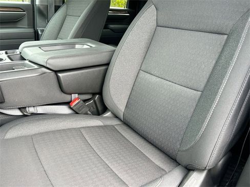 Used 2025 Chevrolet Silverado 2500 LT w/ Convenience Package image 15