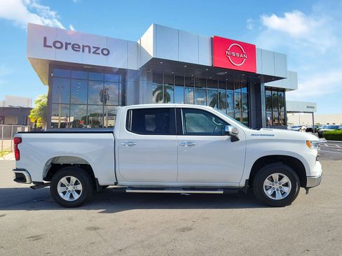 Used 2025 Chevrolet Silverado 1500 LT image 4