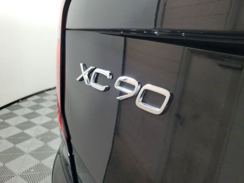 Used 2025 Volvo XC90 B6 Plus image 10