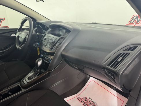 Used 2018 Ford Focus SE image 12