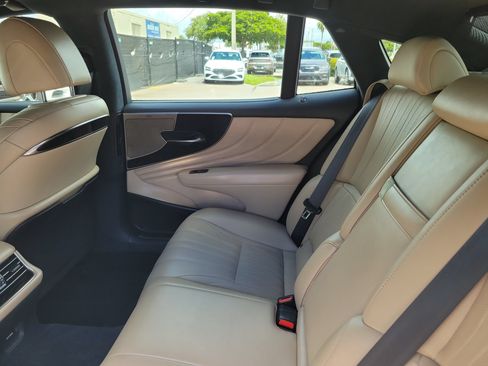 Used 2023 Lexus LS 500 w/ Interior Upgrade Package RWD image 11