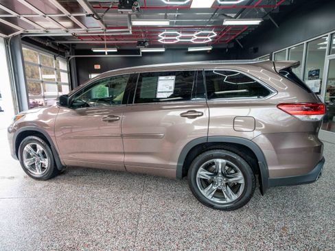 Used 2018 Toyota Highlander Limited Platinum w/ Protection Package #3 image 2