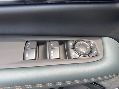 New 2026 GMC Yukon AT4 w/ AT4 Premium Plus Package AWD/4WD image 18