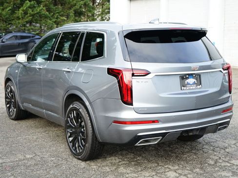 Used 2020 Cadillac XT6 Premium Luxury w/ Platinum Package image 3