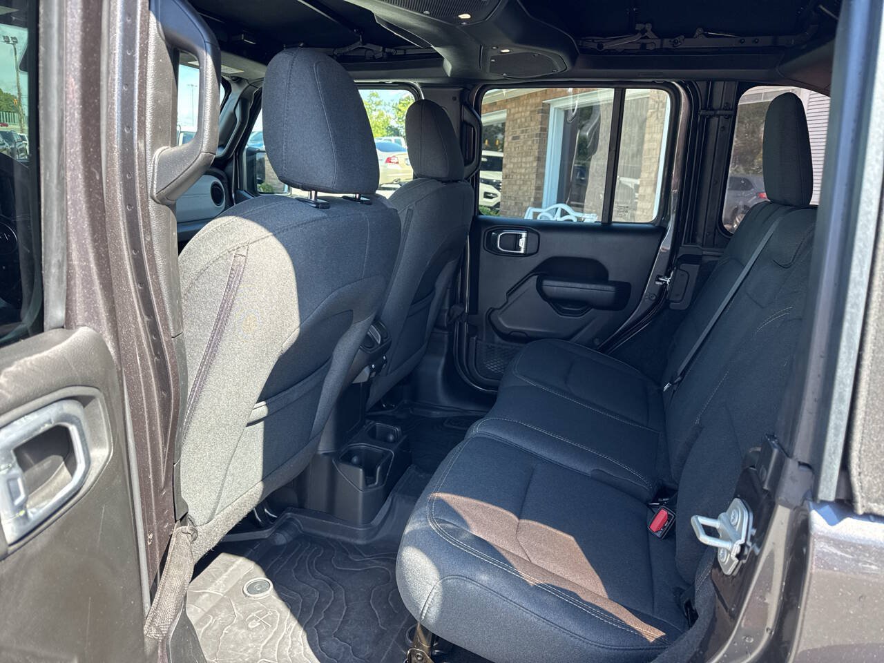 Used 2024 Jeep Wrangler Unlimited Sport AWD/4WD image 17