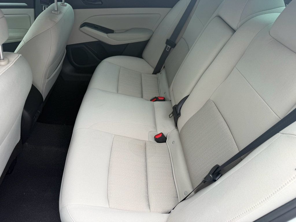 Used 2023 Nissan Altima 2.5 SV AWD/4WD image 21