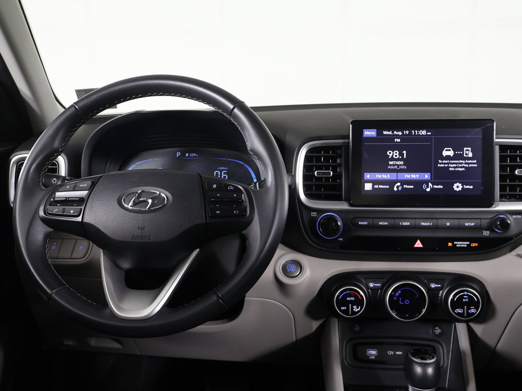Certified 2024 Hyundai Venue SEL FWD image 29