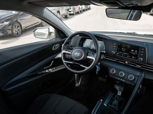 New 2026 Hyundai Elantra SE FWD image 12