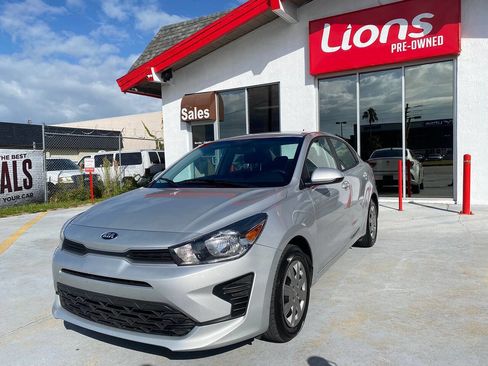 Used 2021 Kia Rio LX image 3