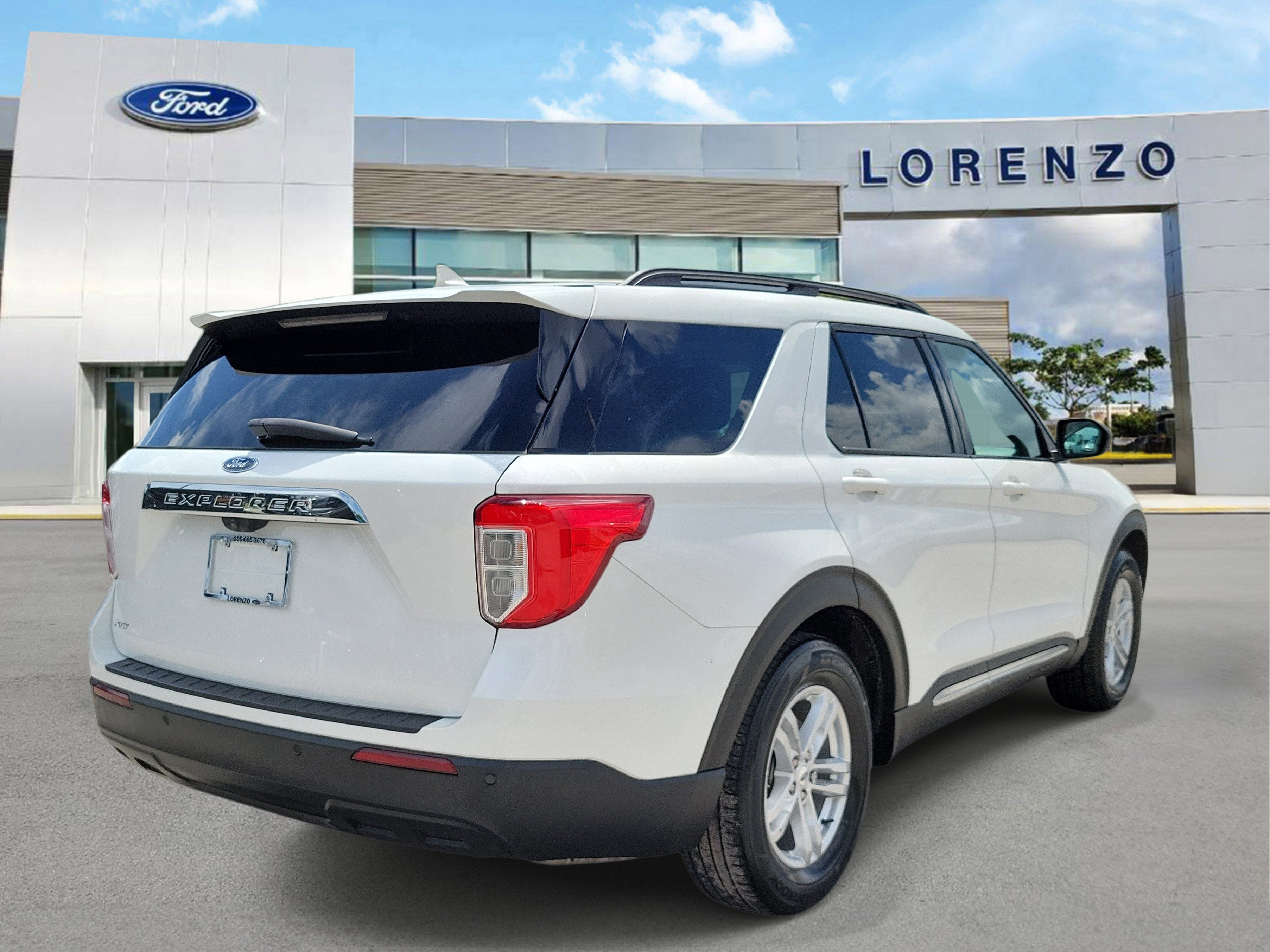 Used 2023 Ford Explorer XLT RWD image 5