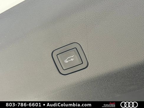 Used 2026 Chevrolet Suburban High Country AWD/4WD image 18