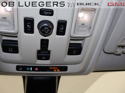 Used 2021 GMC Yukon XL Denali image 34