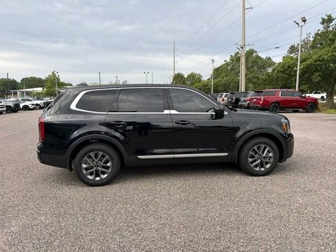 Used 2025 Kia Telluride LX FWD image 4