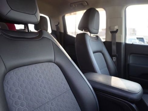 Used 2022 Chevrolet Colorado Z71 image 34