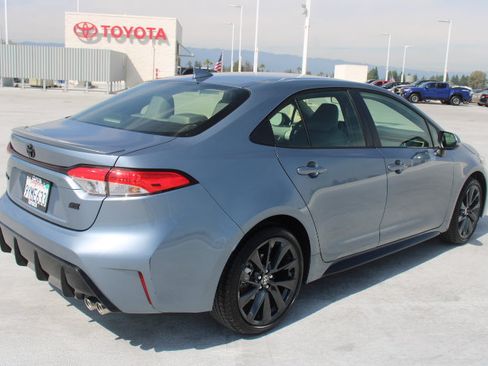 Certified 2026 Toyota Corolla SE FWD image 3