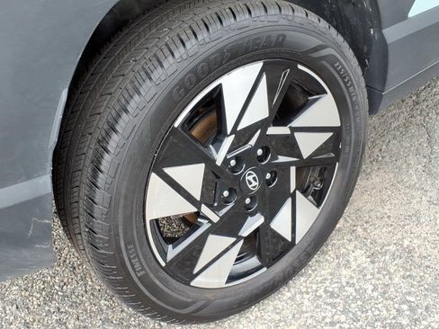 Used 2024 Hyundai Kona SEL AWD/4WD image 7