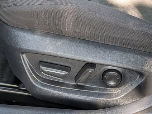 Used 2025 Toyota Camry LE w/ Convenience Package image 25