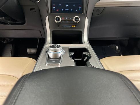 Used 2024 Ford Edge SEL image 38