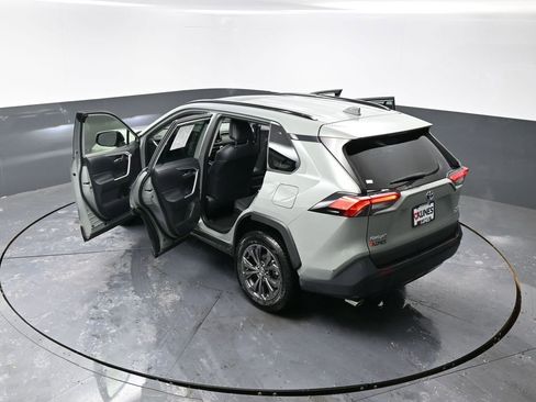 Used 2023 Toyota RAV4 XLE Premium image 60
