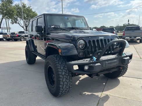 Used 2016 Jeep Wrangler Unlimited Rubicon AWD/4WD image 2
