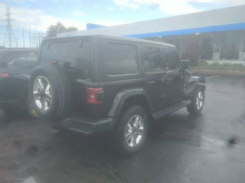 Used 2020 Jeep Wrangler Unlimited Sahara w/ Dual Top Group AWD/4WD image 3