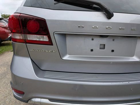 Used 2020 Dodge Journey Crossroad FWD image 13